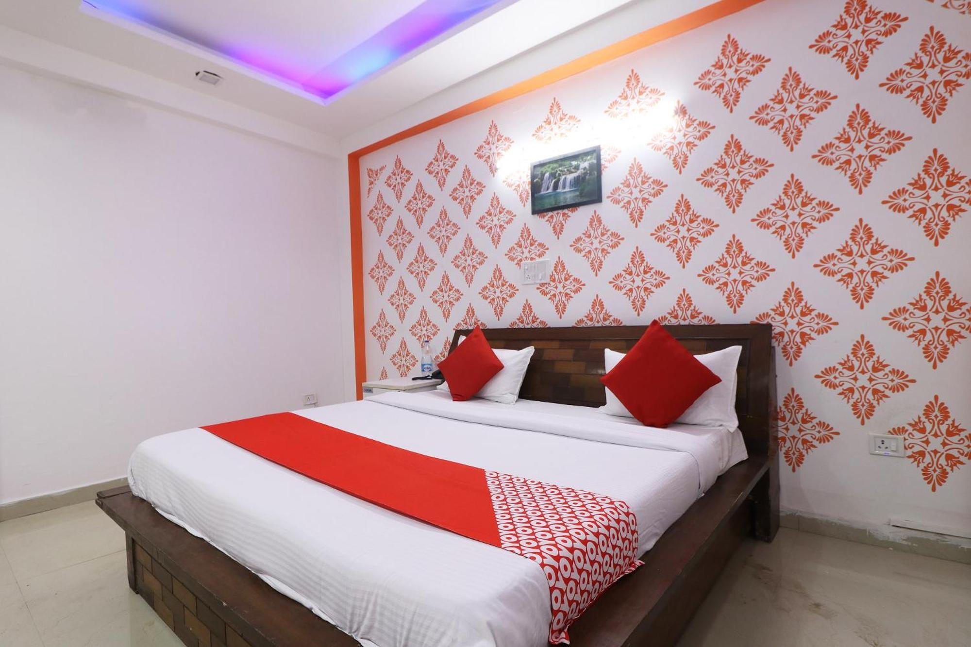 Hotel O Aaradhya Residency Нойда Экстерьер фото