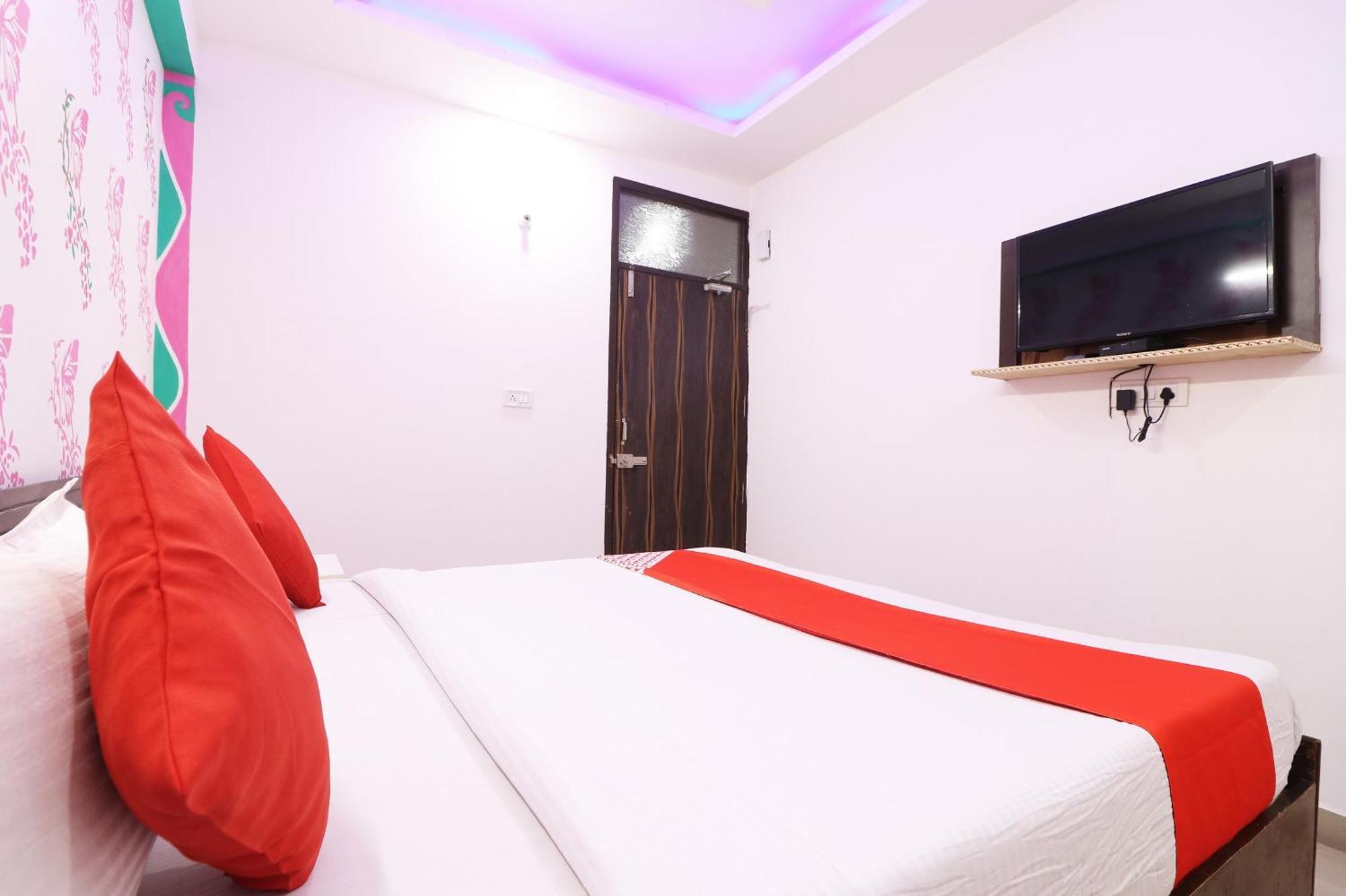 Hotel O Aaradhya Residency Нойда Экстерьер фото