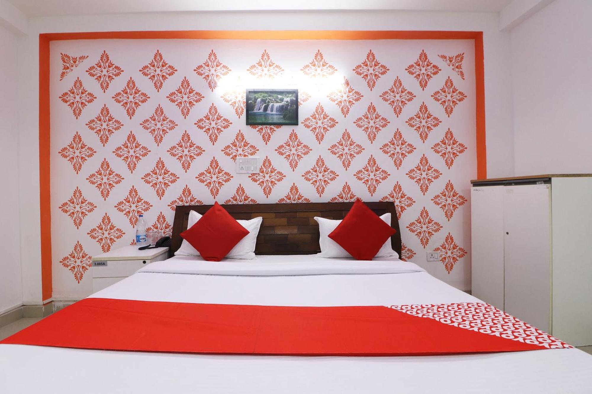Hotel O Aaradhya Residency Нойда Экстерьер фото