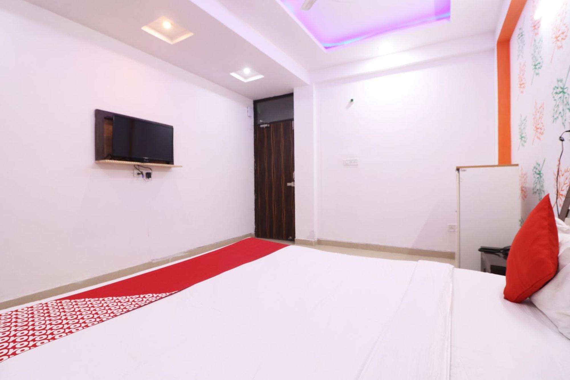 Hotel O Aaradhya Residency Нойда Экстерьер фото