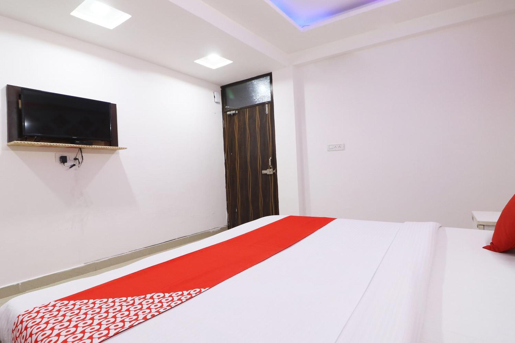 Hotel O Aaradhya Residency Нойда Экстерьер фото