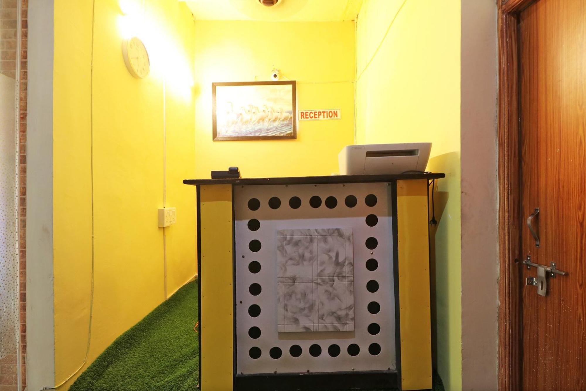 Hotel O Aaradhya Residency Нойда Экстерьер фото